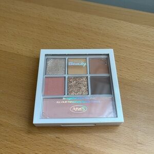 ❤️‍🔥NEW❤️‍🔥 True Beauty KDRAMA eyeshadow palette NWOT